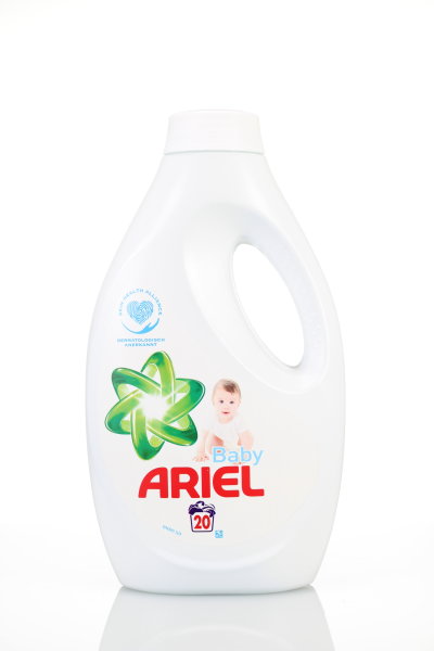 Ariel Baby Vollwaschmittel Flüssig 1,1 Liter 20 Wäschen Vorderansicht
