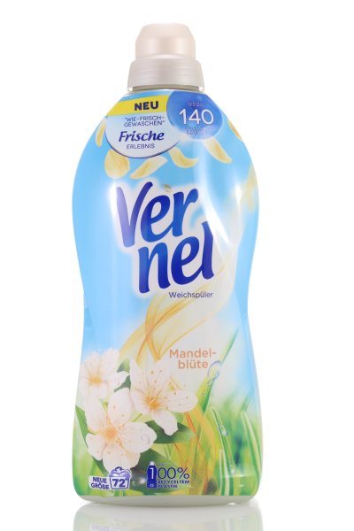 Vernel Mandelblüte Weichspüler 72 Wäschen 1,8 Liter Vorderansicht
